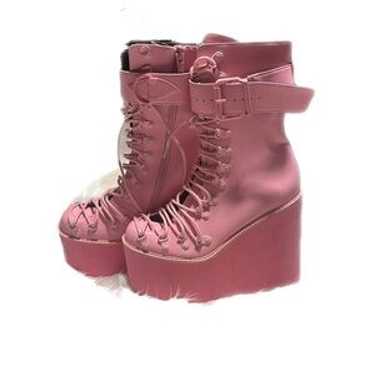 Bubblegum traitor boots - Gem