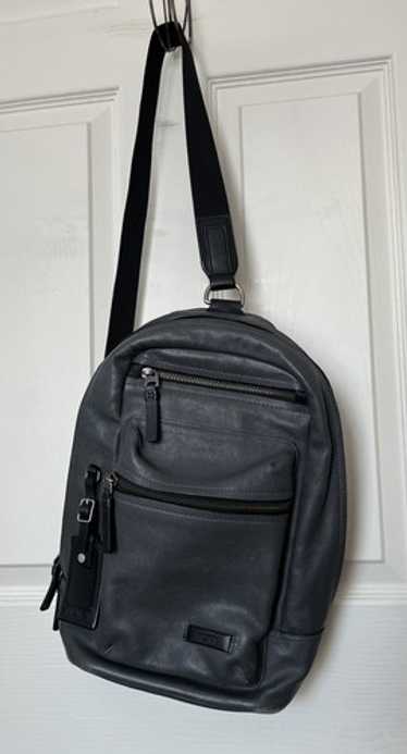 TUMI TICON Leather Sling ボディバッグ ブラウン TUMI TICON Leather Sling ボディバッグ ブラウン