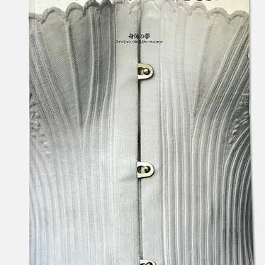 Issey Miyake - Gem