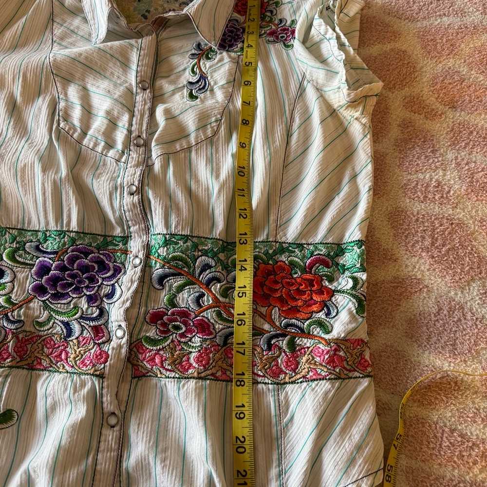 Johnny was floral embroidered women’s blouse shirt - image 9