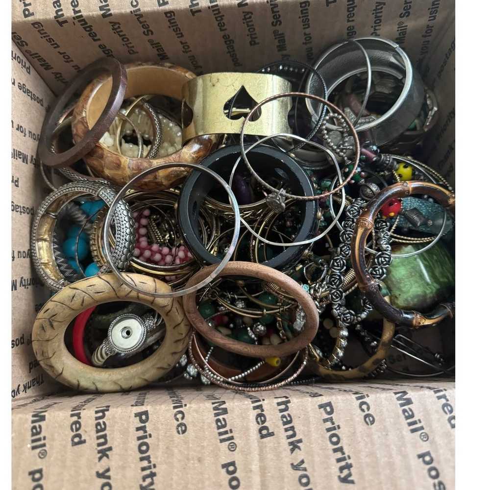 Over 8 Lbs Filled Of Vintage And Costume Bracelets - image 6