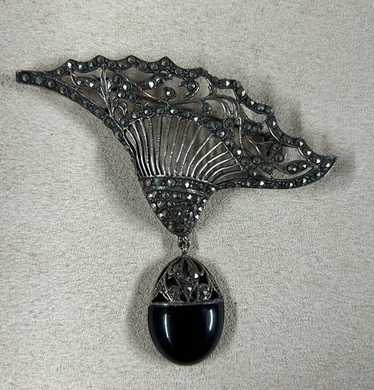 Large onyx marcasite brooch - Gem