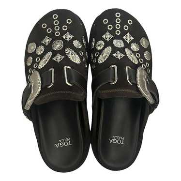 【関税込み】Toga Pulla ブラック レザー クロッグ Toga Pulla stud-embellished Leather Clogs | Black | FARFETCH