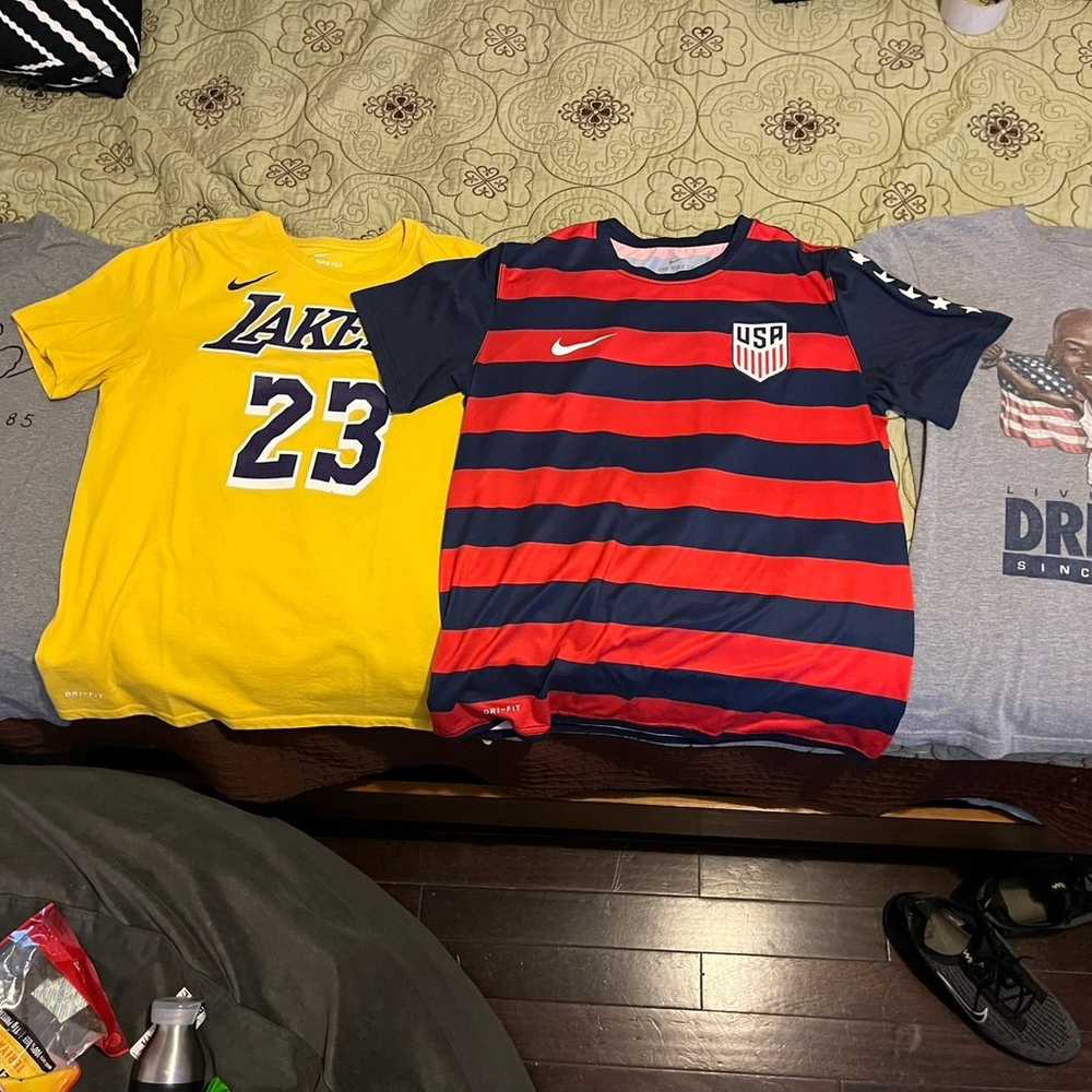 mens small nike t shirts