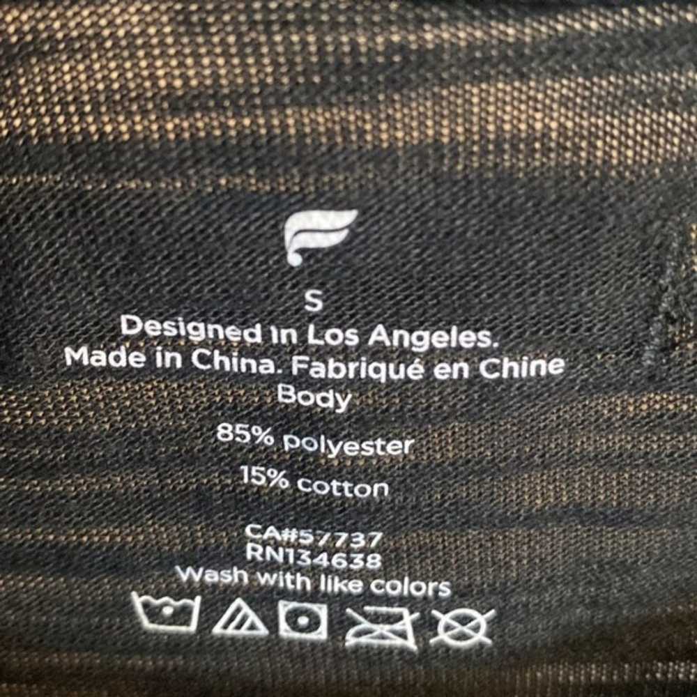 (A2) Fabletics The Front Row Graphic Tee, Size Sm… - image 5