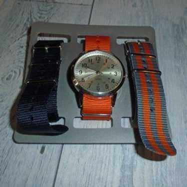 Quartz Watch Set With Multiple Straps - image 1