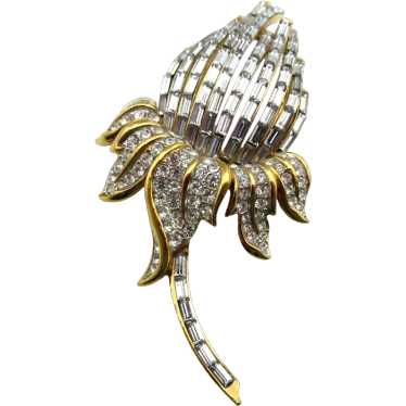 Attwood and sawyer brooch - Gem
