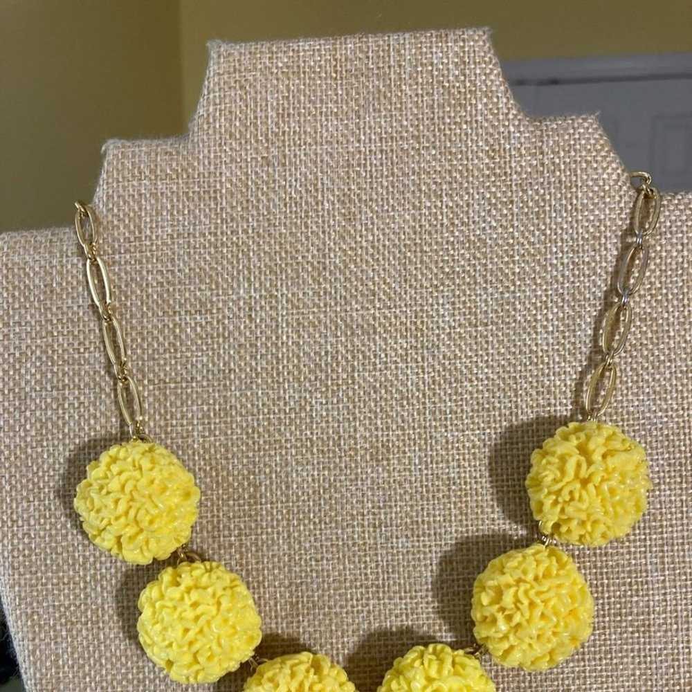 Talbots Beautiful yellow floral necklace’ - image 10