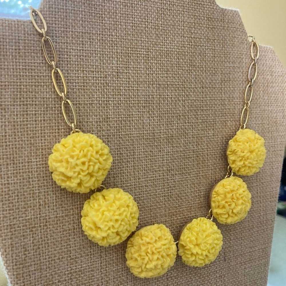 Talbots Beautiful yellow floral necklace’ - image 9