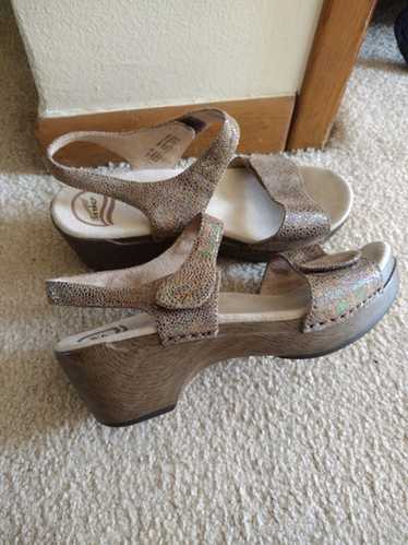 サンダル・ミュール Loewe Sandals Paula's Ibiza Petal Flower leather sandals in blue - Loewe