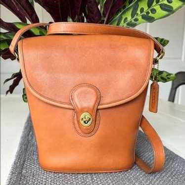 バッグ Vintage Coach Navy Bradley Bucket Bag Vintage Coach Navy Bradley Bucket Bag #9936 · Whatnot: Shop