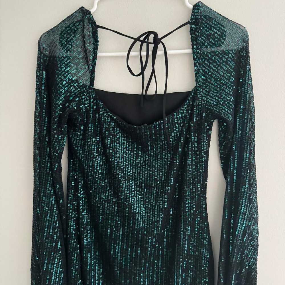 Emeral green long sleeve sequin dress - image 2