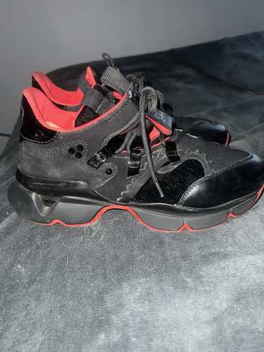 Christian Louboutin ブラック スパイク パンプス 35 Christian Louboutin スパイクパンプス ブラック - メルカリ