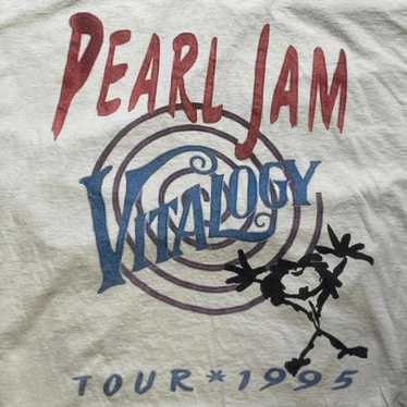 Pearl Jam Vitalogy Tour 1995 T-Shirt - Maxxtees.com