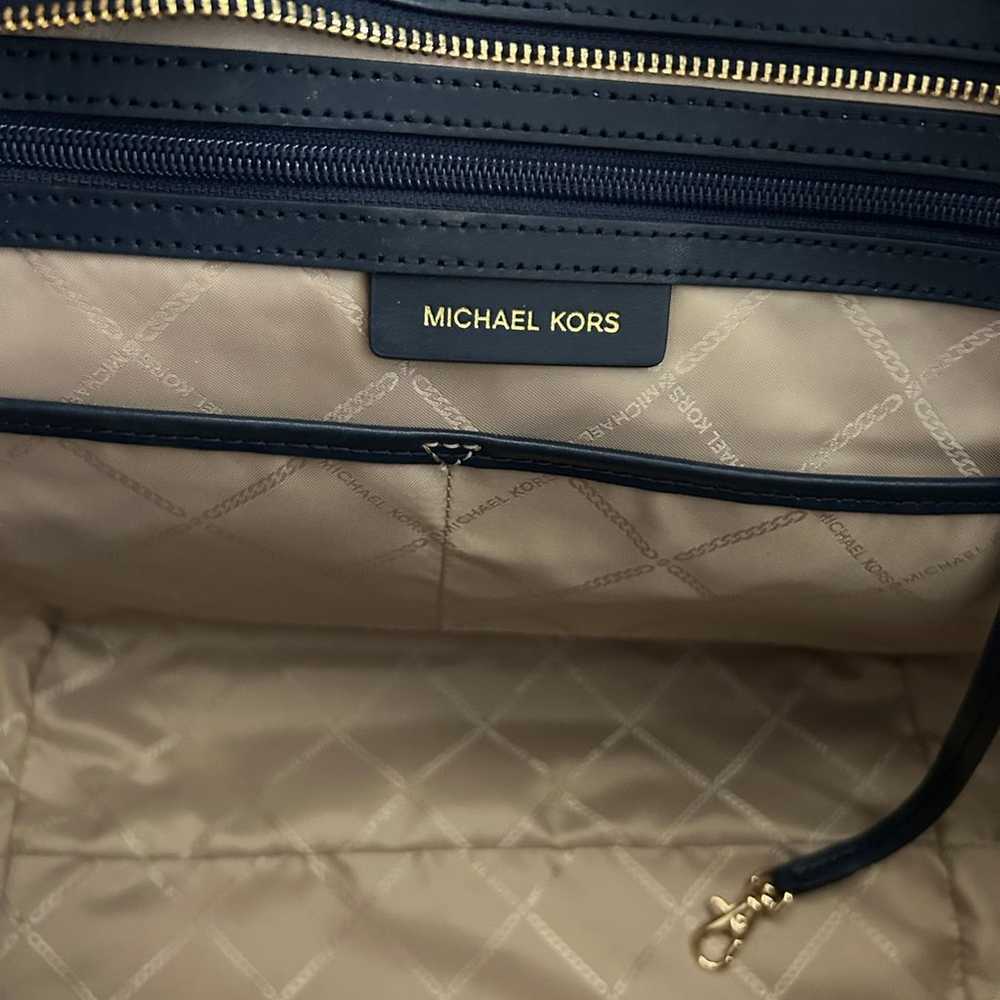 Michael  Kors purse - image 11