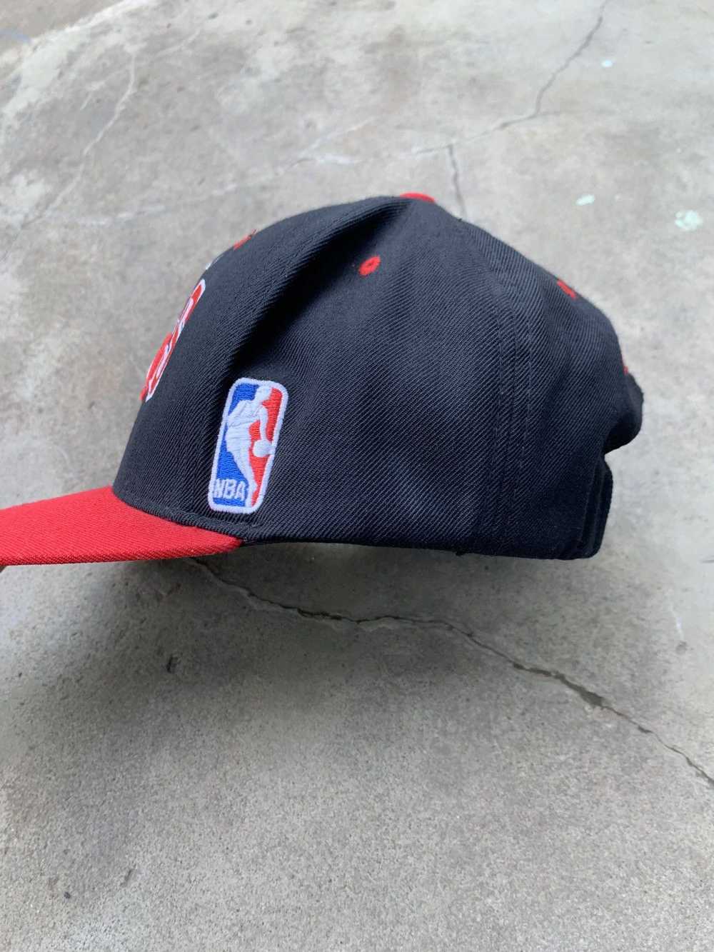mitchell&ness Chicago Bulls y2k 刺繍ロゴ NBA Mitchell & Ness × NBA × Sportswear Vintage Chicago Bulls