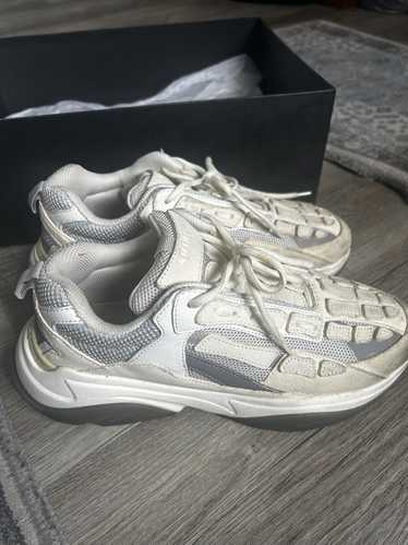 【関税込み】AMIRI ホワイト＆グレー Bone Runner スニーカー AMIRI Bone Runner Tan Grey Mesh Men's - AW22MFS001-998
