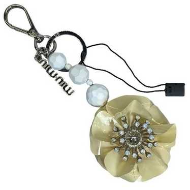 Miu Miu Bag-Charmキーホルダー Miu Miu's Greatest Hits Are Now Bougie Bag Charms