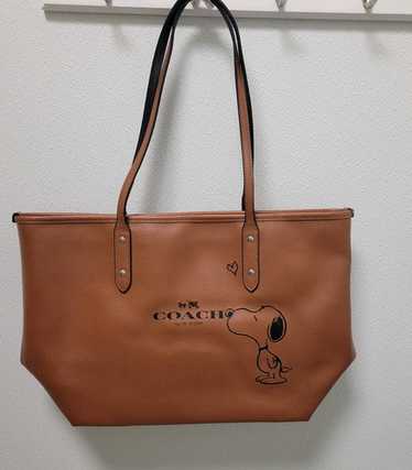 COACH PEANUTS バッグ COACH x PEANUTS 2025 Teri Shoulder Bag - Snoopy & Woodstock