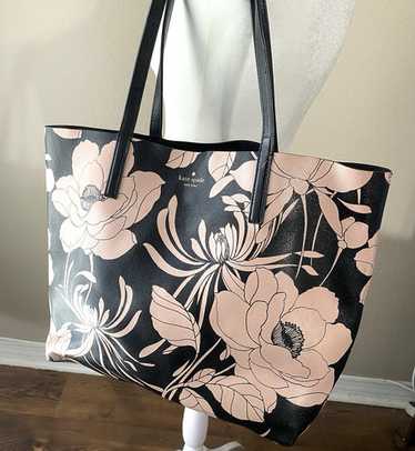 即発★kate spade★mya reversible floral レザー トートバッグ 即発☆kate spade☆mya reversible floral レザー トートバッグ