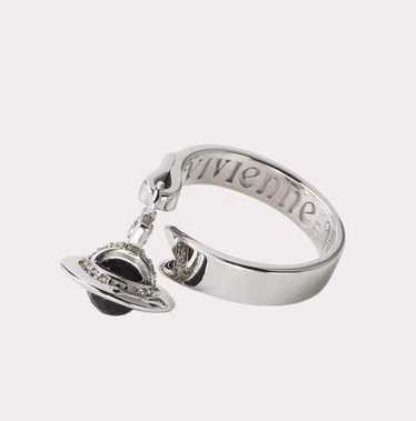 Vivienne westwood ring with - Gem