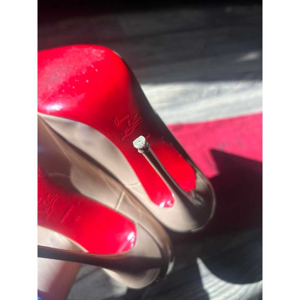 Christian Louboutin So Kate patent leather heels - image 7