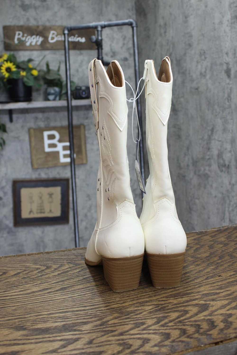 Designer Universal Thread Boots with Memory Foam … - image 4