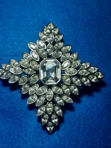 Vintage Kjl Kenneth J Lane Crystal Crusiform Broo… - image 1