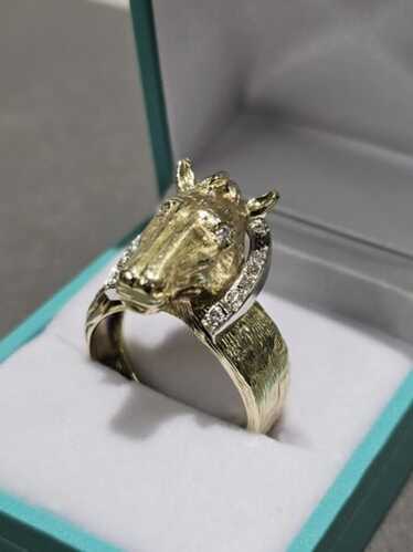 14k Yellow or White Gold Horse Head Ring with Center Diamond