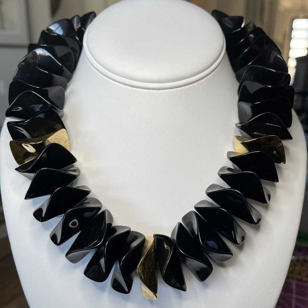 Kenneth Jay Lane Black Gold Wavy Discs Necklace 8… - image 1