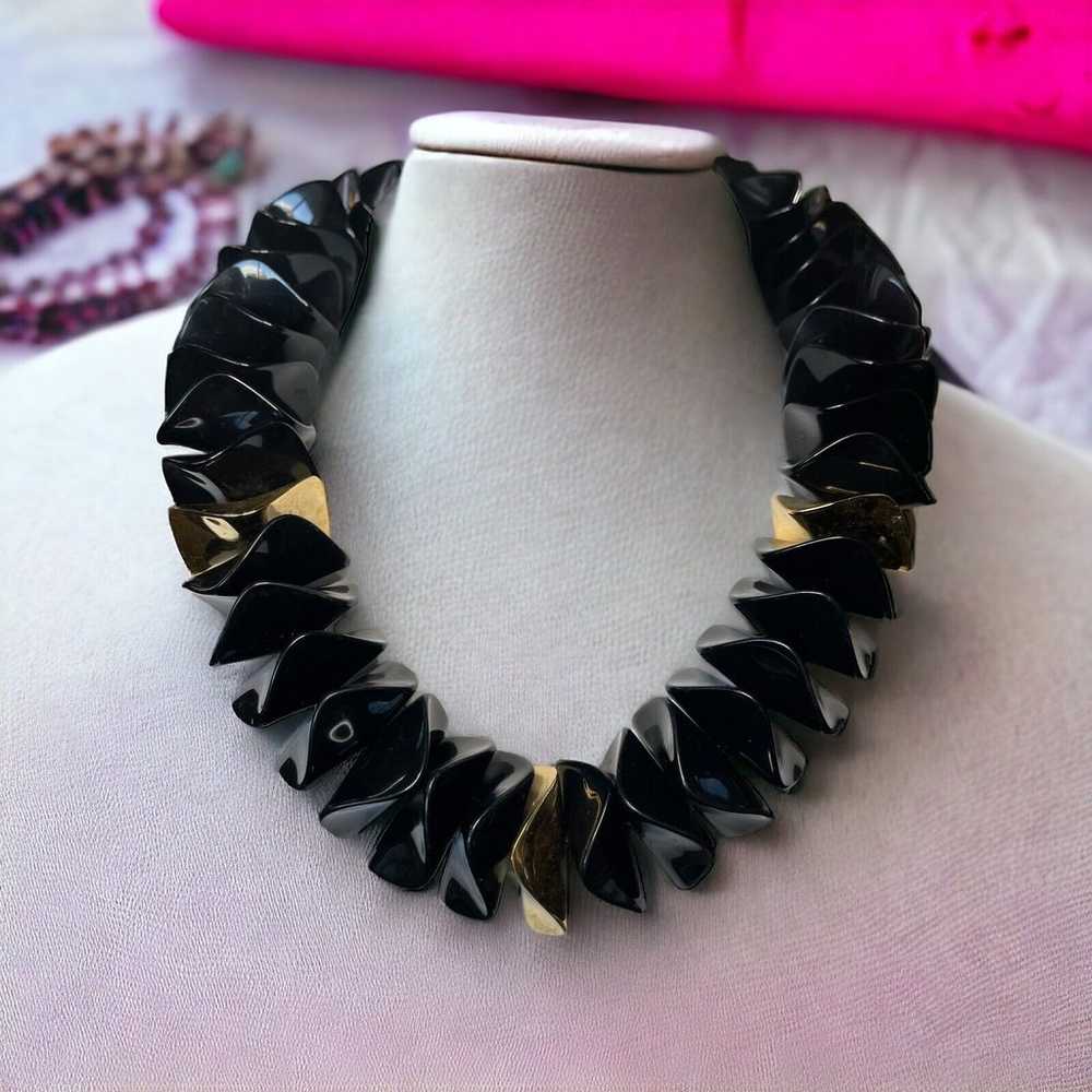 Kenneth Jay Lane Black Gold Wavy Discs Necklace 8… - image 6