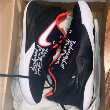 Kyrie flytrap 2 - Gem