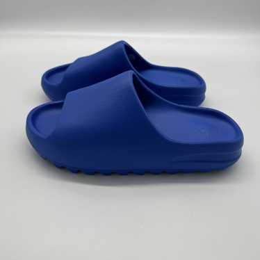 アディダス　YEEZY SLIDE AZURE Amazon.com | adidas Yeezy Slide 'Azure' | Sport Sandals & Slides