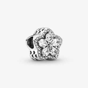 Pandora Sparkling Snowflake Pav Charm