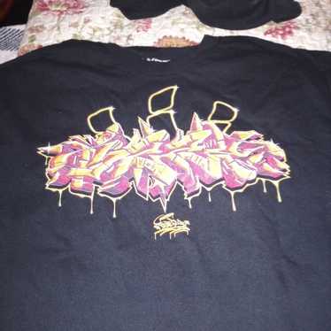 【Alexandros】 Graffiti Photo Tee 白xl Optical white Oversized T-shirt with graffiti print - Buy