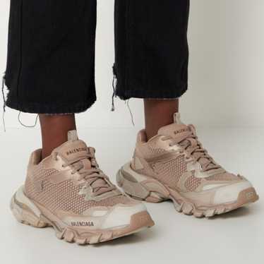 Balenciaga track sneaker sz - Gem Balenciaga track sneaker sz - Gem