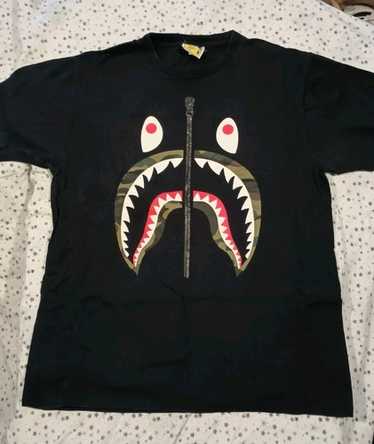 Shark t shirt graphic - Gem