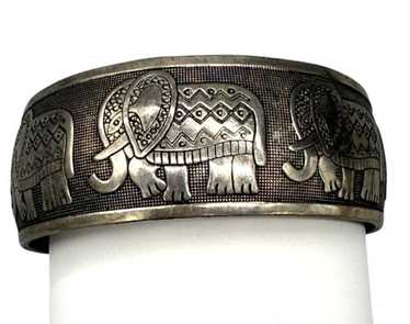 Vintage tibetan silver bangle - Gem