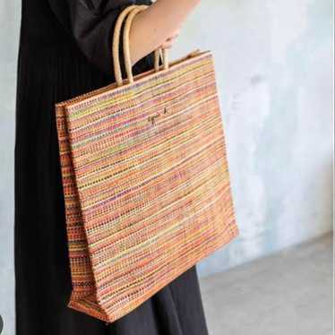 サラ         agnès b. MADAGASCAR RAFFIA agnes b. アニエスベー】MADAGASCAR RAFFIA バッグ - メルカリ