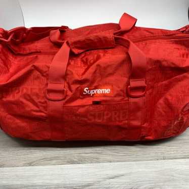 Supreme 2016SS duffle bag レッド SUPREME DUFFLE BAG - RED – SNEAKER SURGE