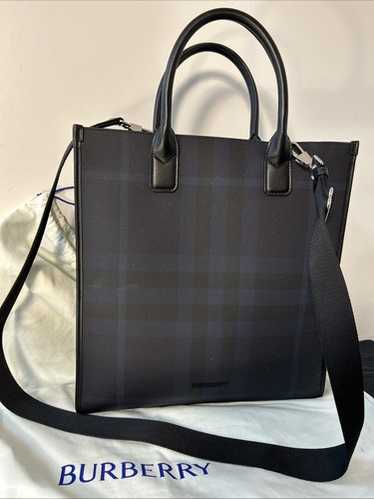 トートバッグ BURBERRY SLIM VERTICAL DENNY TOTE BAG Slim Vertical Denny Tote in Charcoal - Men | Burberry® Official