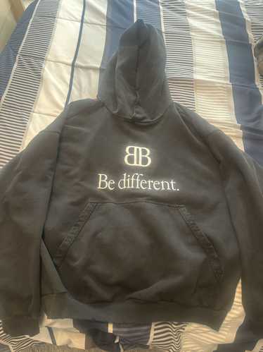 Balenciaga balenciaga be different - Gem