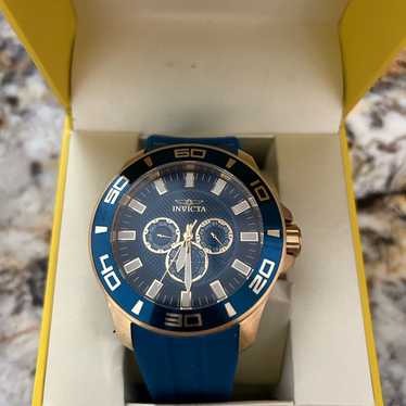 Blue and gold invicta - Gem