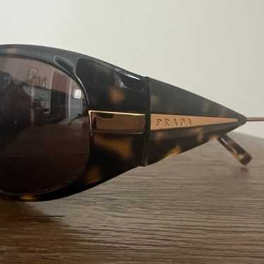 PRADA サングラス SPR09G 美品 ヴィンテージ ケース付き PRADA サングラス SPR09G 美品 ヴィンテージ ケース付き