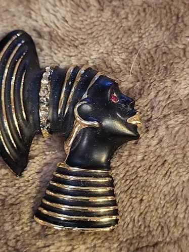 Vintage Blackamoor African Queen face brooch Lucite C… - Gem