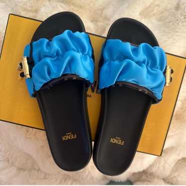 【FENDI】フェンディ サンシャイン スライドサンダル★ブルー Fendi blue slide - Gem