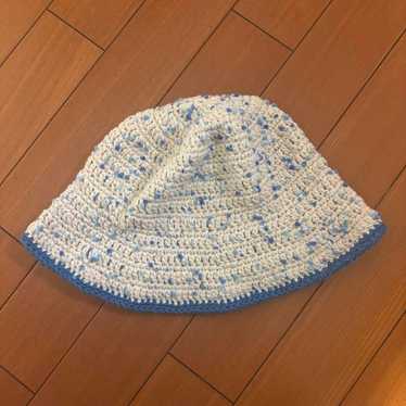 Hats / Bucket hats / Knit hats