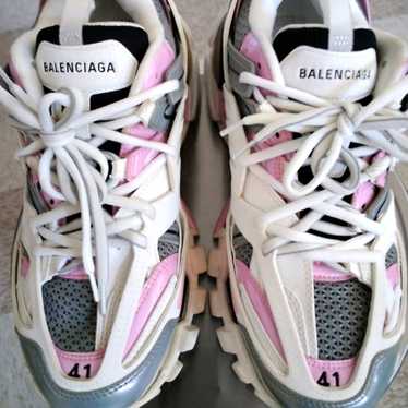 Balenciaga size 41 track - Gem Balenciaga size 41 track - Gem