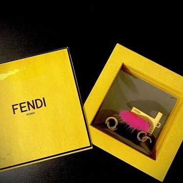 ◇大人気♪FENDI☆フェンディ☆イニシャルチャーム多数入荷中