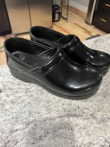 Dansko Shiny Black Clogs Slip On Mules - Size 43W